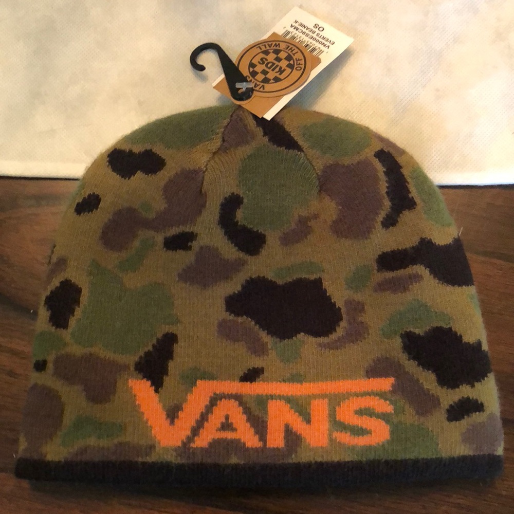 Van’s kids off the wall soft camo logo reversible knit stretchy beanie